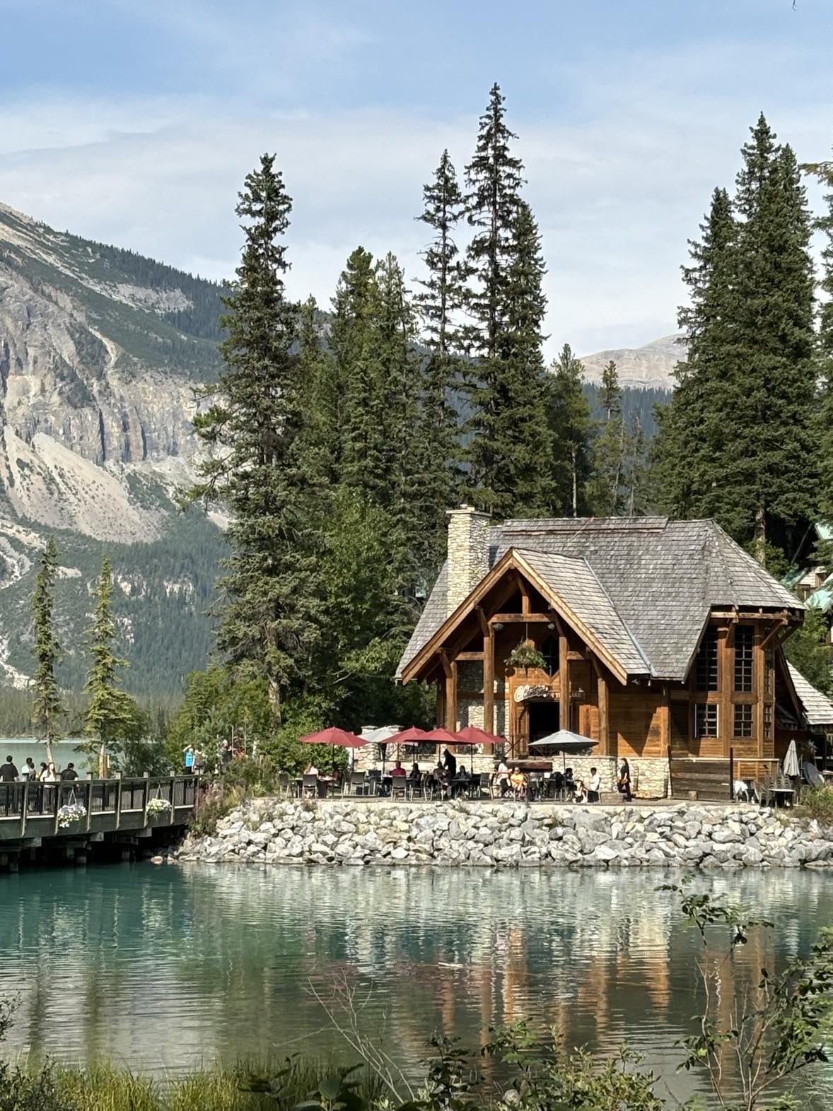 Content Creation and Storytelling in a Emerald Lake